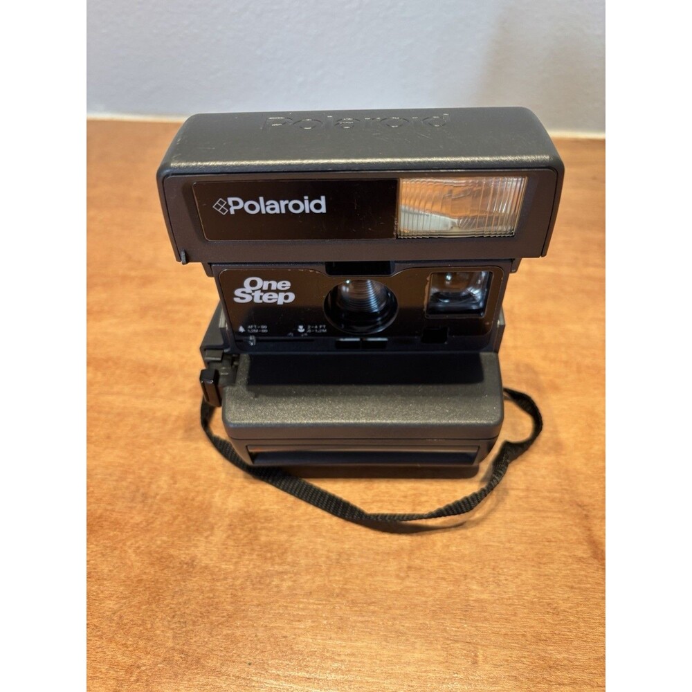 Vintage Polaroid One Step Close Up 600 Film Instant Camera with Strap, Untested